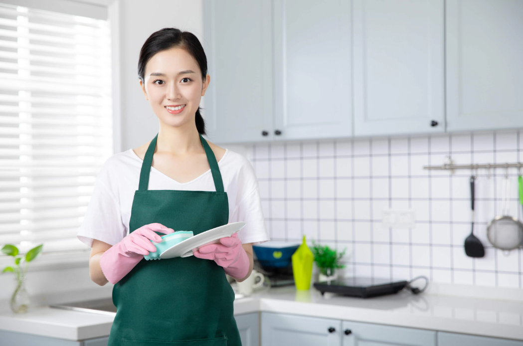 深圳奶妈中心提供母乳喂养婴儿
